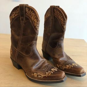 Ariat Leather Cowboy boots . Girls Eu 34 / US 3